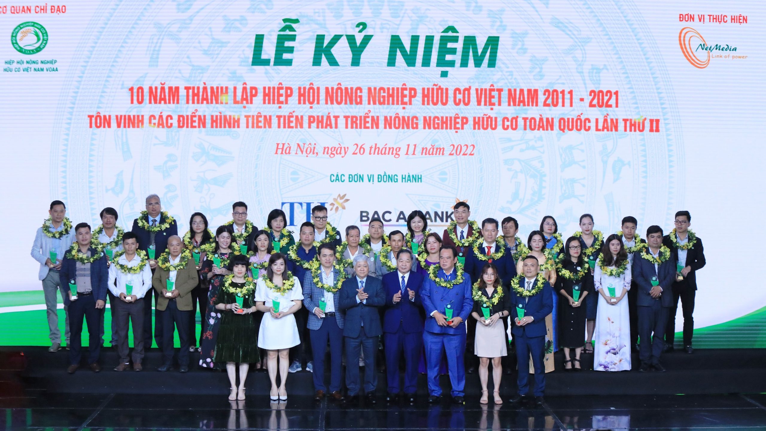 Last week, on the 10th anniversary of the establishment of the Vietnam Organic Agriculture Association (2012 - 2022), Visimex was honoured to receive the award of Organic Products for Community Health in the Ceremony of Honoring Pioneers development of organic agriculture nationwide in 2022.