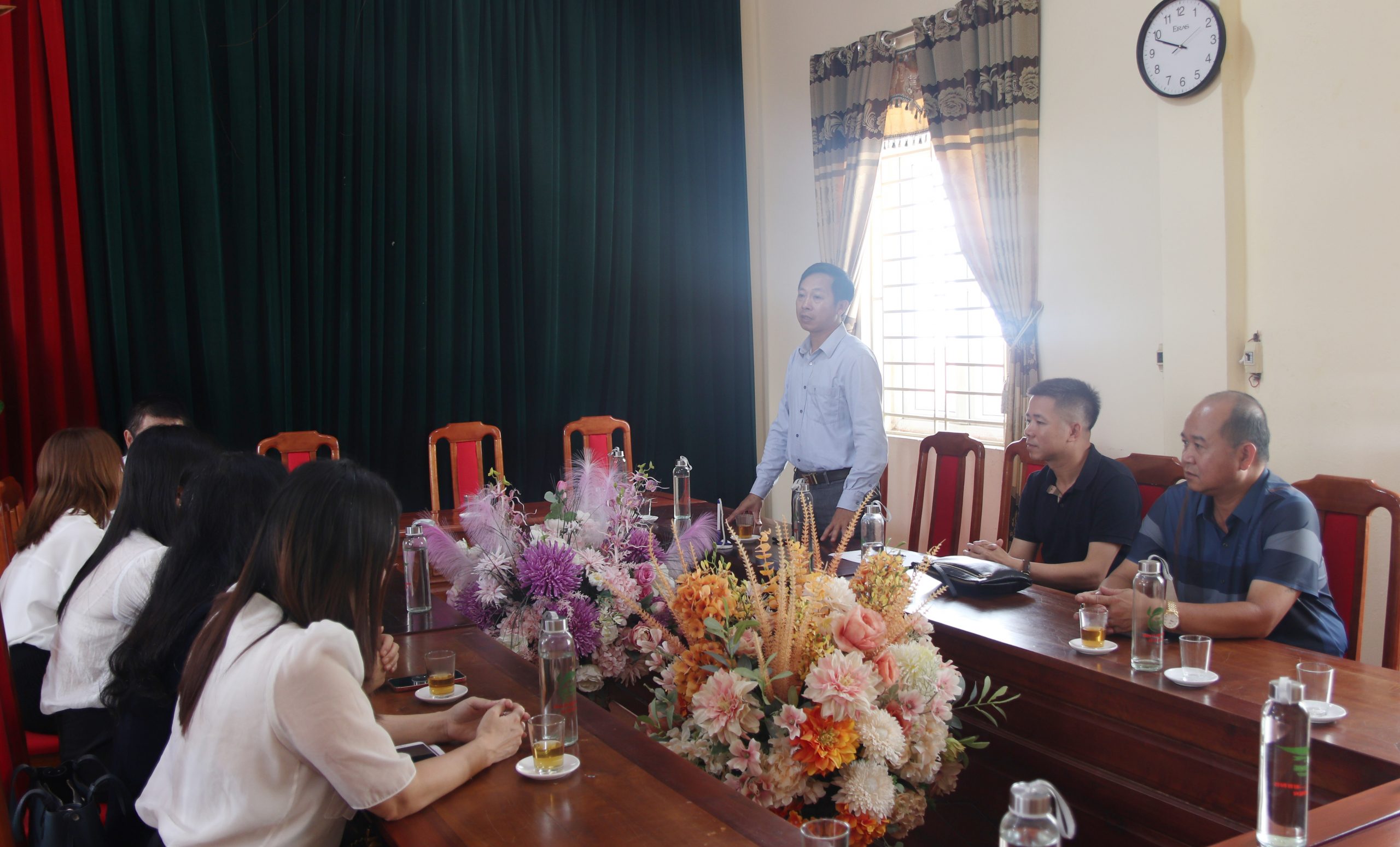 NIC GROUP Visit And Encourage The Family Of L.T.N. – Survivor Of Hanoi Mini Apartment 