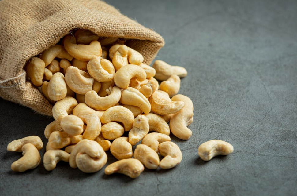 Unlocking the Goodness: The Marvels of Organically Grown Cashews